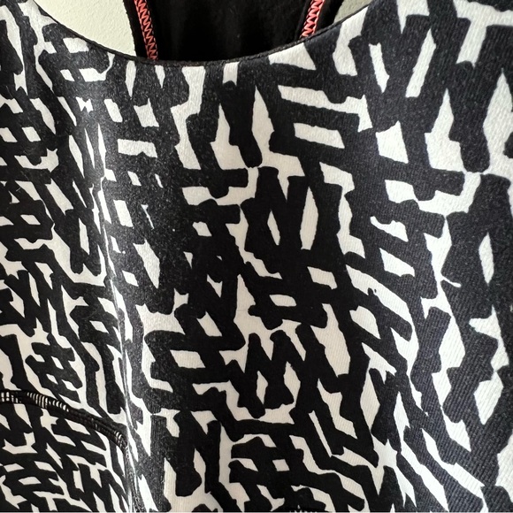 EB Lululemon Crossback Tank Top Black White Print Net Pop Mesh Back - Picture 13 of 16
